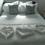 Cozy Private Quiet Easy Transport Great Value Lisbon
