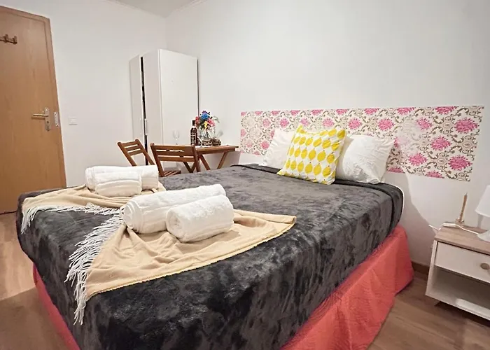 Δωμάτια σε οικογενειακή κατοικία Singh Leite Family Pt Lisboa