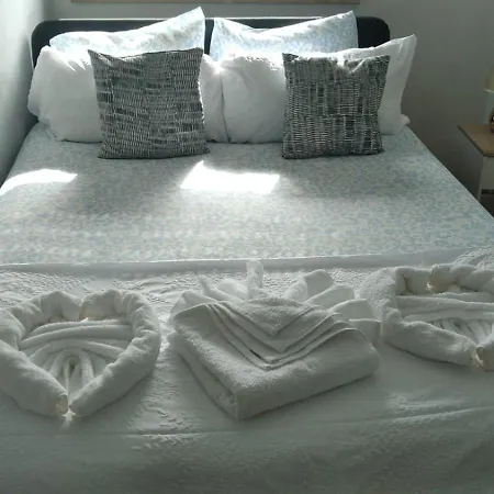Singh Leite Holiday Home Room&Apartament *